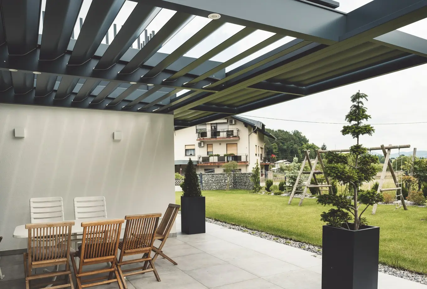 taras z aluminiową pergolą