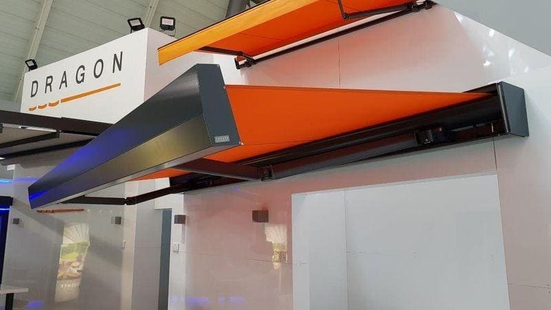 pomarańczowa roleta w&nbsp;pełnej kasecie